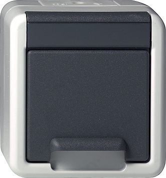 GIRA | 044030 Розетка с з/к IP44 Gira